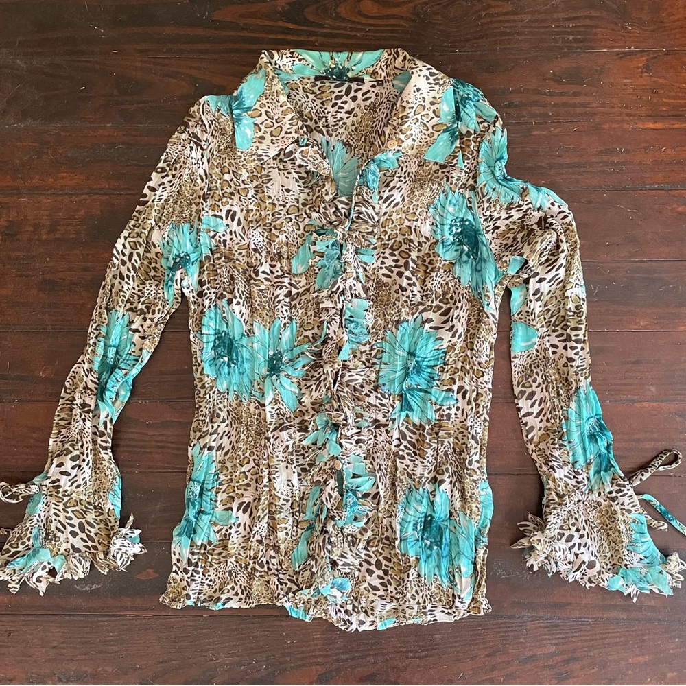 Bellisimo floral + animal print button down long sleeve blouse